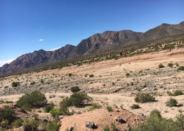 The dry riverbed at Gualfin